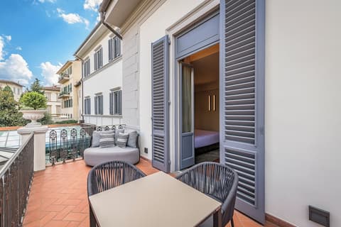 Palazzo Montebello, Terrace/patio