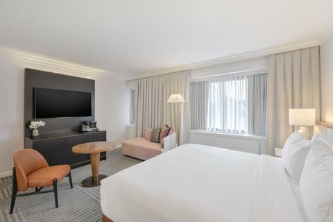 Capital Hilton, Room