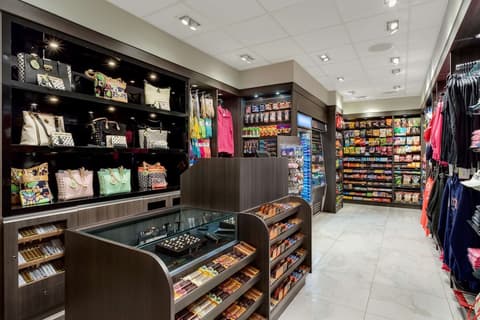 Hilton Boston Park Plaza, Gift shop