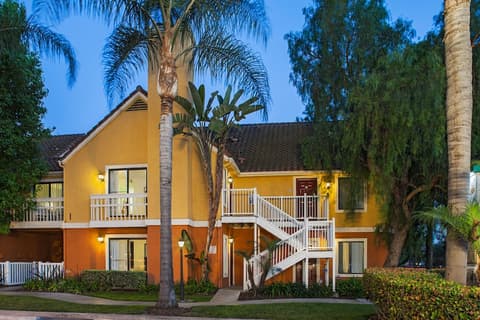 Clementine Hotel & Suites Anaheim, View from room