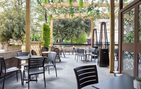 Doubletree by Hilton Bath, Terrace/patio