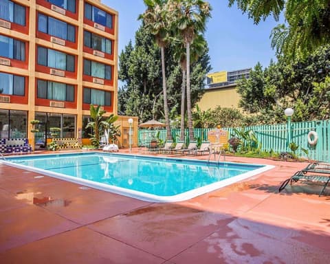 Quality Inn & Suites Montebello - Los Angeles, Pool