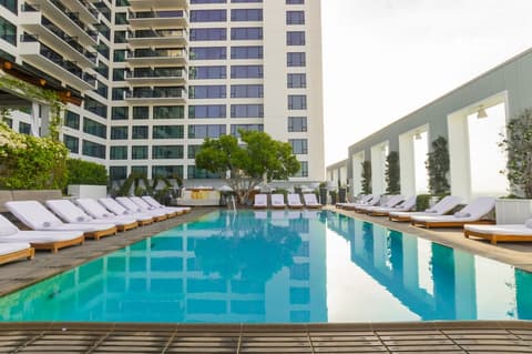 Mondrian Los Angeles, Outdoor pool
