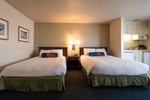 Coral Reef Inn & Suites, Room