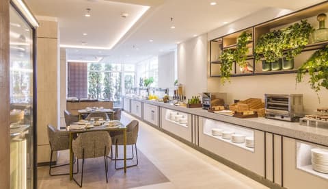 Hotel ILUNION San Sebastian, Breakfast area