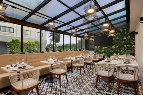 DoubleTree by Hilton San Francisco South Airport Blvd, Dining