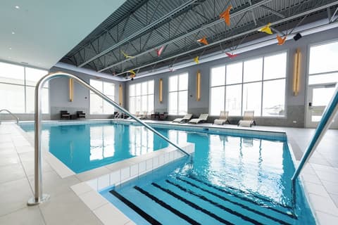 Delta Hotels by Marriott Saguenay Conference Centre, Pool