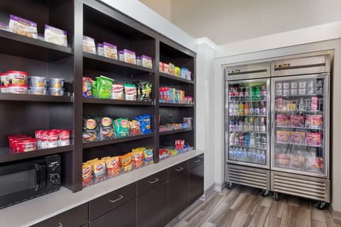 La Quinta Inn & Suites by Wyndham Clifton/Rutherford, Property amenity