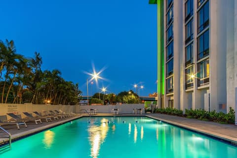 Holiday Inn Miami - International Airport by IHG, Pool
