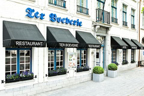 NH Brugge Hotel, Front of property