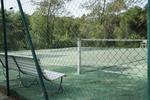 Novotel Antibes Sophia Antipolis, Tennis court