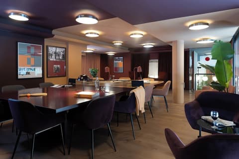 chic&basic Reding, Business center