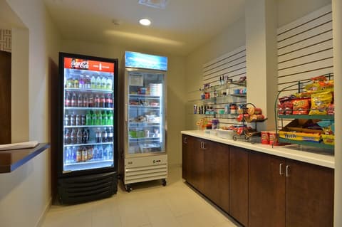 Hawthorn Extended Stay by Wyndham El Paso, Snack bar