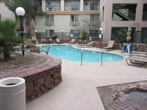Hawthorn Extended Stay by Wyndham El Paso, Outdoor pool