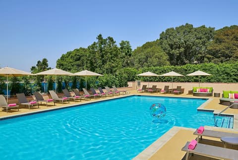 Hilton Los Angeles North/Glendale, Pool