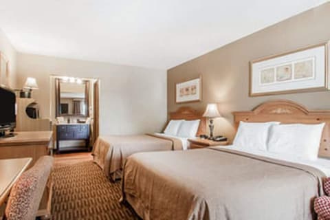 Quality Inn US65 & E. Battlefield Rd. Springfield, Room