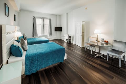 Congress Plaza Hotel, Room