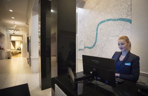 Thistle London Holborn, Reception