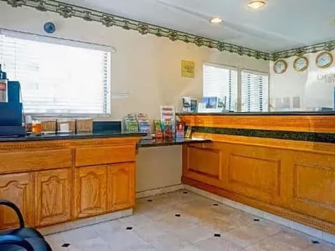 Motel 6 San Francisco, CA - Lombard Street, Reception