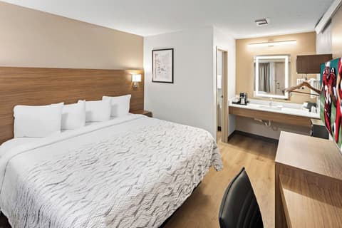 Red Roof Inn PLUS+ Columbus-Ohio State University OSU, Room