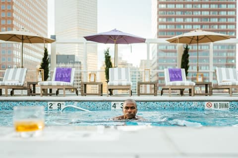 Warwick Denver, Rooftop pool