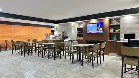 La Quinta Inn by Wyndham Huntsville Research Park, Lobby sitting area