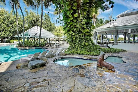 The Condado Plaza Hotel, Pool