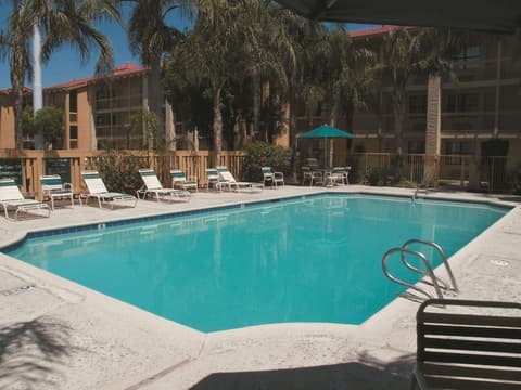 La Quinta Inn by Wyndham Bakersfield South, Pool