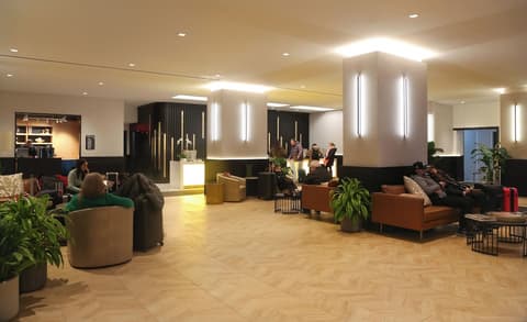 The Manhattan at Times Square, Lobby