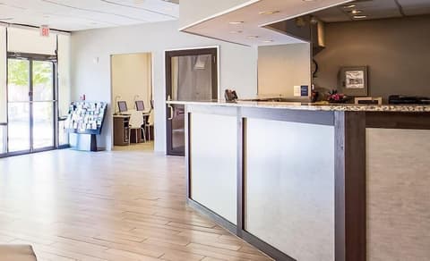 Hotel Pentagon, Lobby