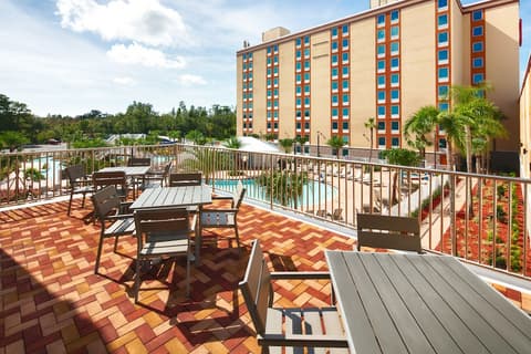 Radisson Hotel Orlando Lake Buena Vista South, Courtyard