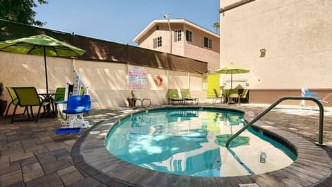 Best Western Plus Glendale, Pool