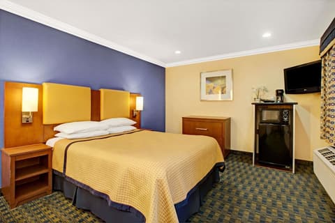 Days Inn by Wyndham San Francisco - Lombard, Room