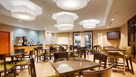 Best Western Plus Miami-Doral/Dolphin Mall, Breakfast area