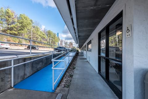 Motel 6 Birmingham, AL, Front of property