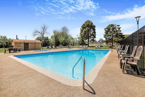 Days Inn by Wyndham Cortez, Outdoor pool