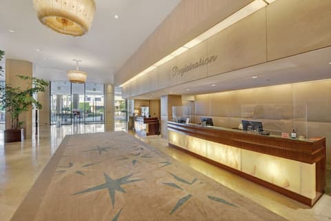 The Beverly Hilton, Lobby