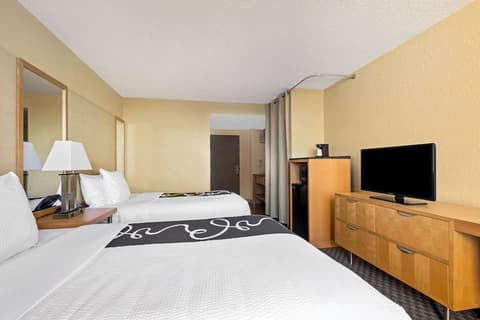 La Quinta Inn & Suites by Wyndham Sunrise, Room