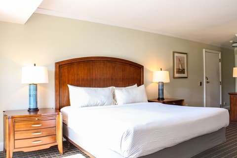 Cape Cod Irish Village, Room