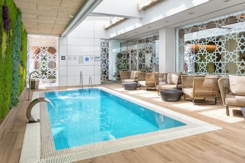 Catalonia Giralda Hotel, Indoor pool