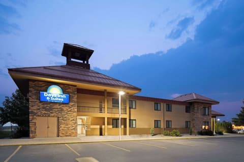 Days Inn & Suites by Wyndham Bozeman, Exterior