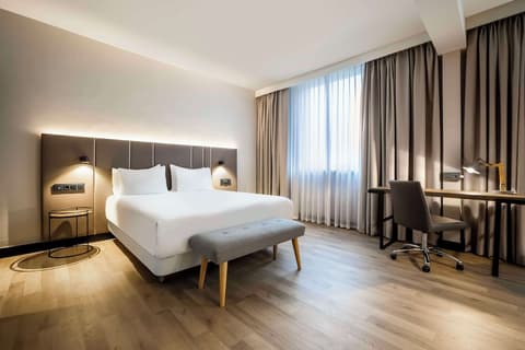 NH Luxembourg Airport, Room