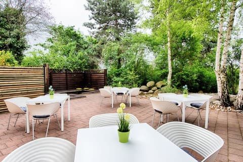 Garner Hotel Erlangen Süd by IHG, Terrace/patio