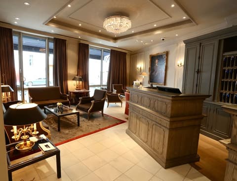 Hotel München Palace, Reception