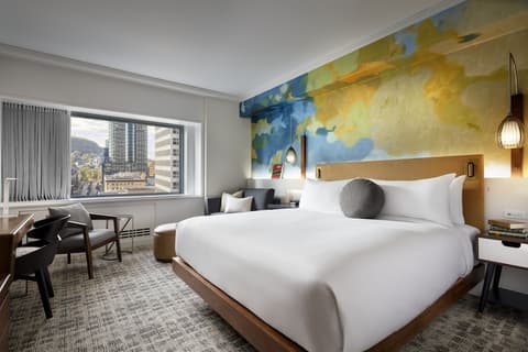 Fairmont The Queen Elizabeth, Room