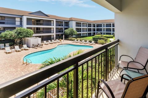 Courtyard by Marriott Lake Buena Vista at Vista Centre, Pool