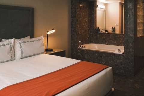 The Parker Hotel and Rooftop, Room