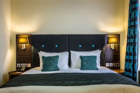 Holiday Inn London - Kensington High St. by IHG, Room