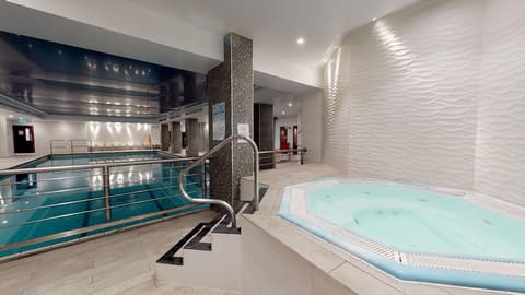 Holiday Inn London - Kensington High St. by IHG, Pool