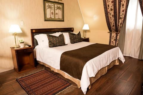 Mayflower Suites, Room